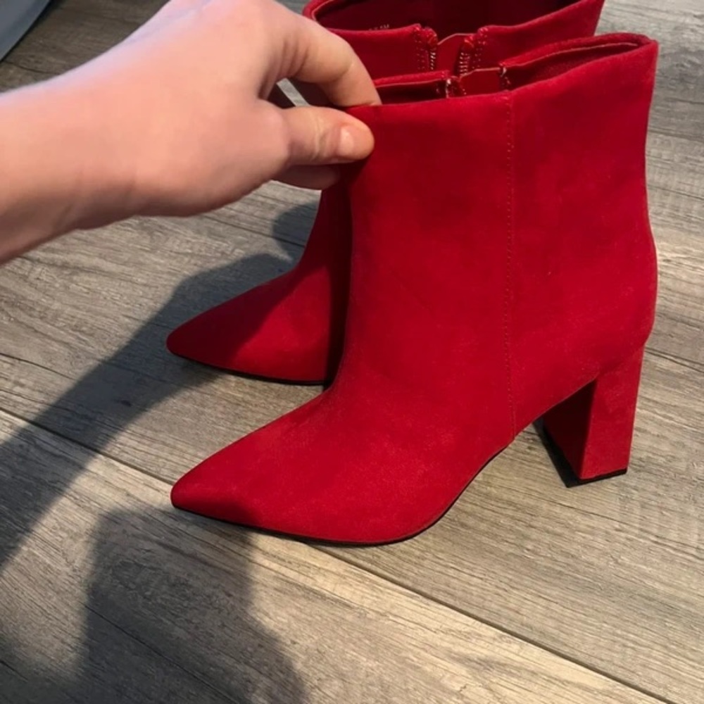 Elegant Red Suede Heeled Boots